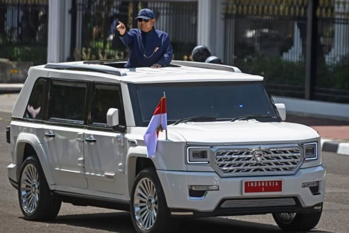 presiden-prabowo-perintahkan-penggunaan-maung-pindad-sebagai-kendaraan-dinas-dorong-produksi-lokal